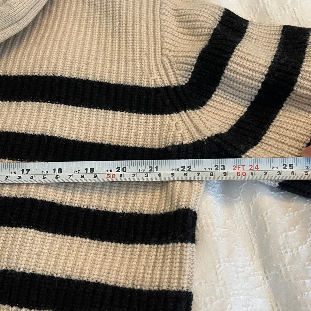 & Other Stories Knitted half-zip sweater  ribbed texture. Cream & Black Size XS - Picture 11 of 13